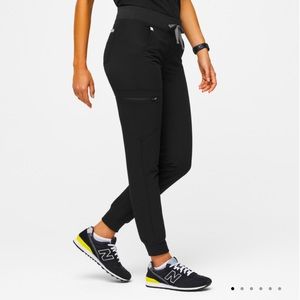 FIGS Women’s Zamora Jogger Scrub Pants - Medium